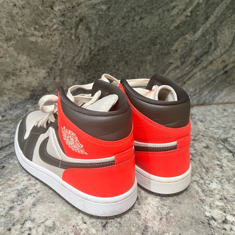 Jordan 1 Mid - Picture 4 of 6